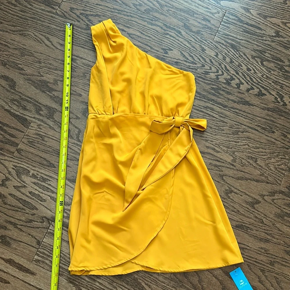 Cupshe Asymmetrical dress - Picture 4 of 6